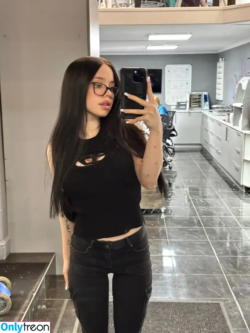 lyna_com голая photo #0022 (lyna_com2000 / lynatel)