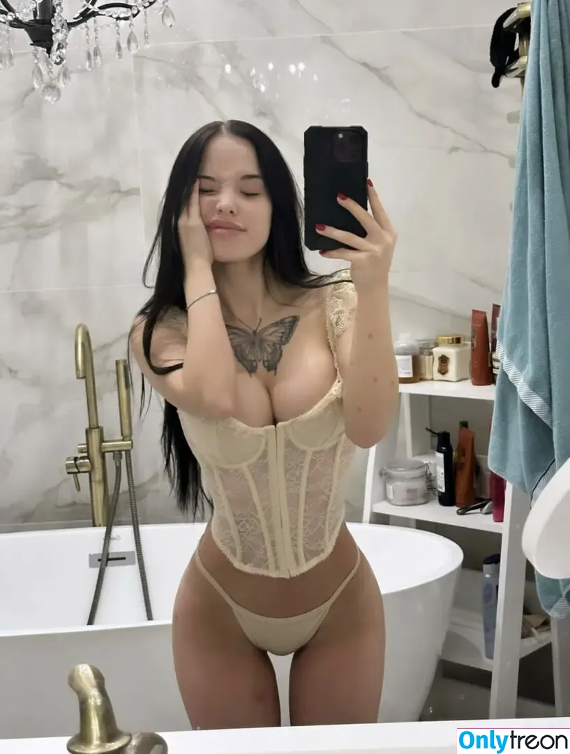 lyna_com nude photo #0085 (lyna_com2000 / lynatel)