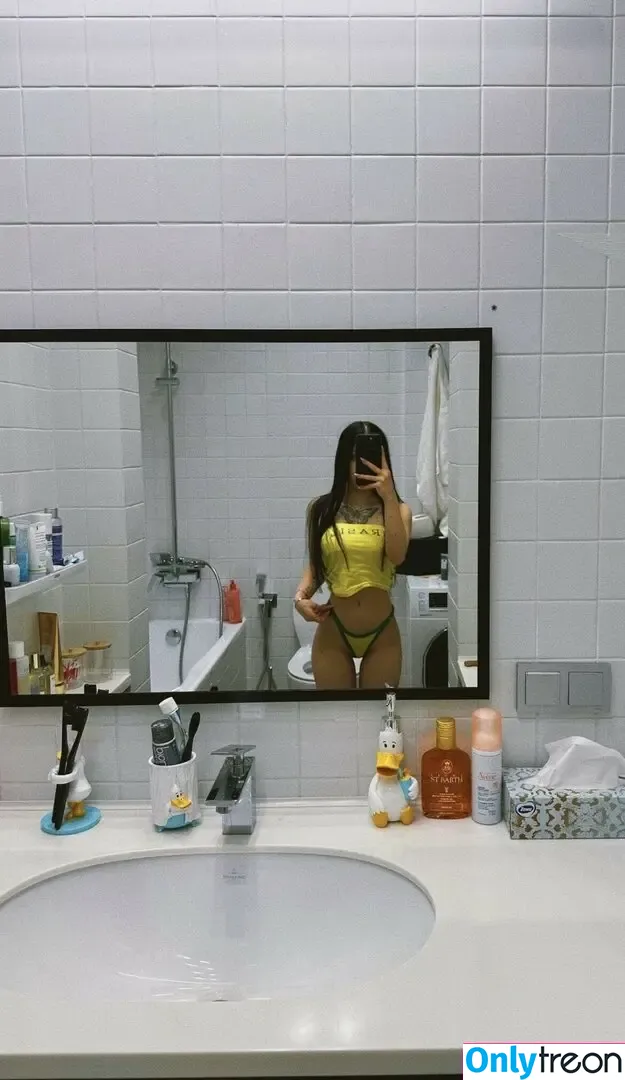 lyna_com nude photo #0088 (lyna_com2000 / lynatel)