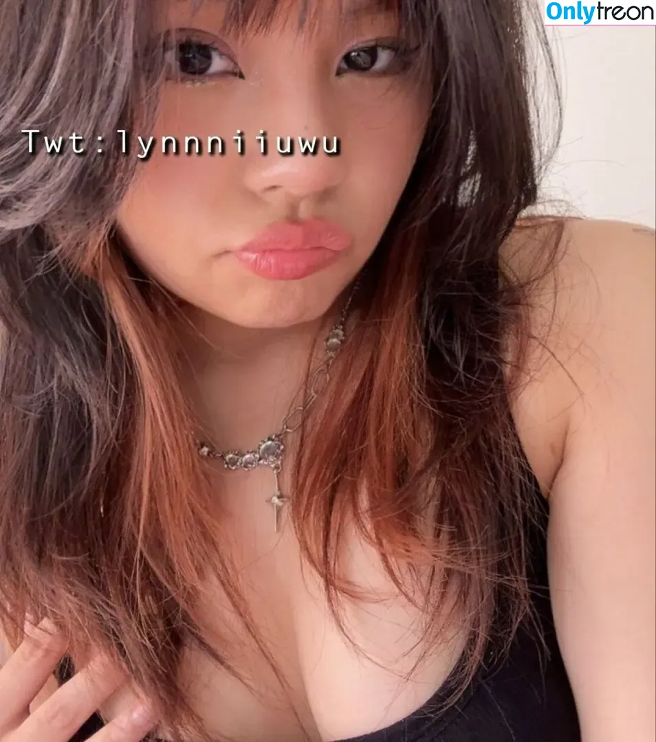 Lynniiuwu nude photo #0002 (lynniiu)