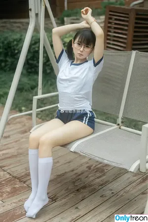 LynnLi7698 / 学徒林恩 / 幼水铃衣 / 幼水铃衣m nude photo #0008