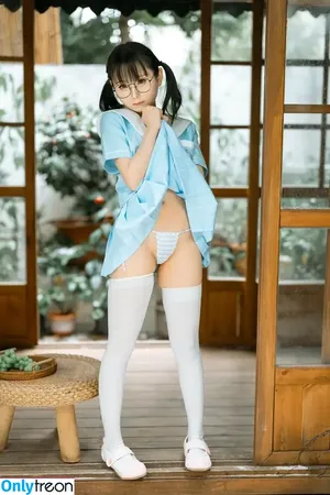 LynnLi7698 / 学徒林恩 / 幼水铃衣 / 幼水铃衣m nude photo #0040