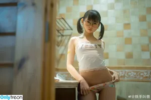 LynnLi7698 / 学徒林恩 / 幼水铃衣 / 幼水铃衣m nude photo #0072