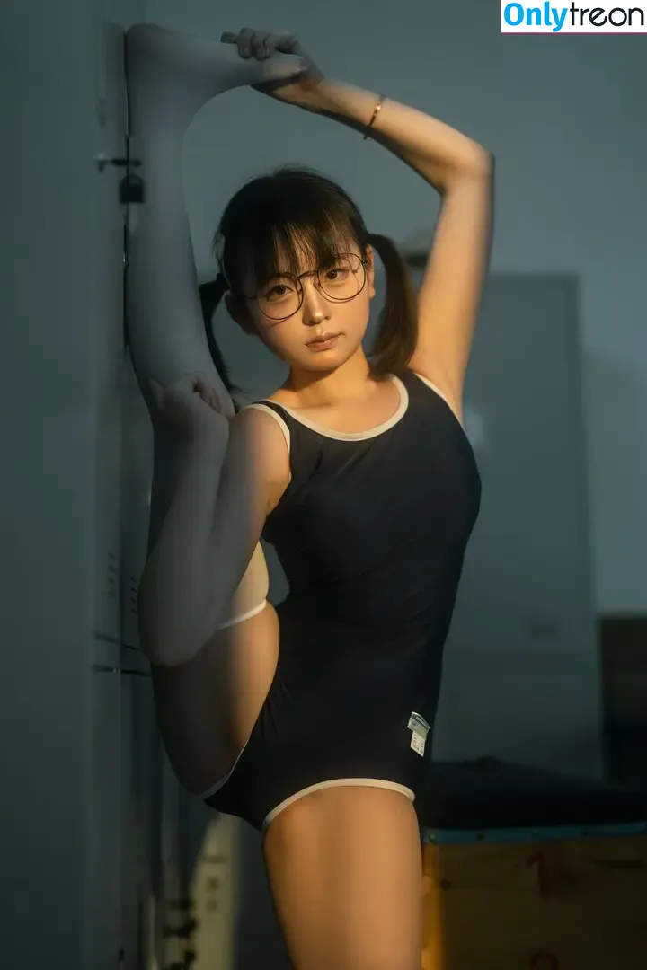 LynnLi7698 nude photo #0005 (学徒林恩 / 幼水铃衣 / 幼水铃衣m)