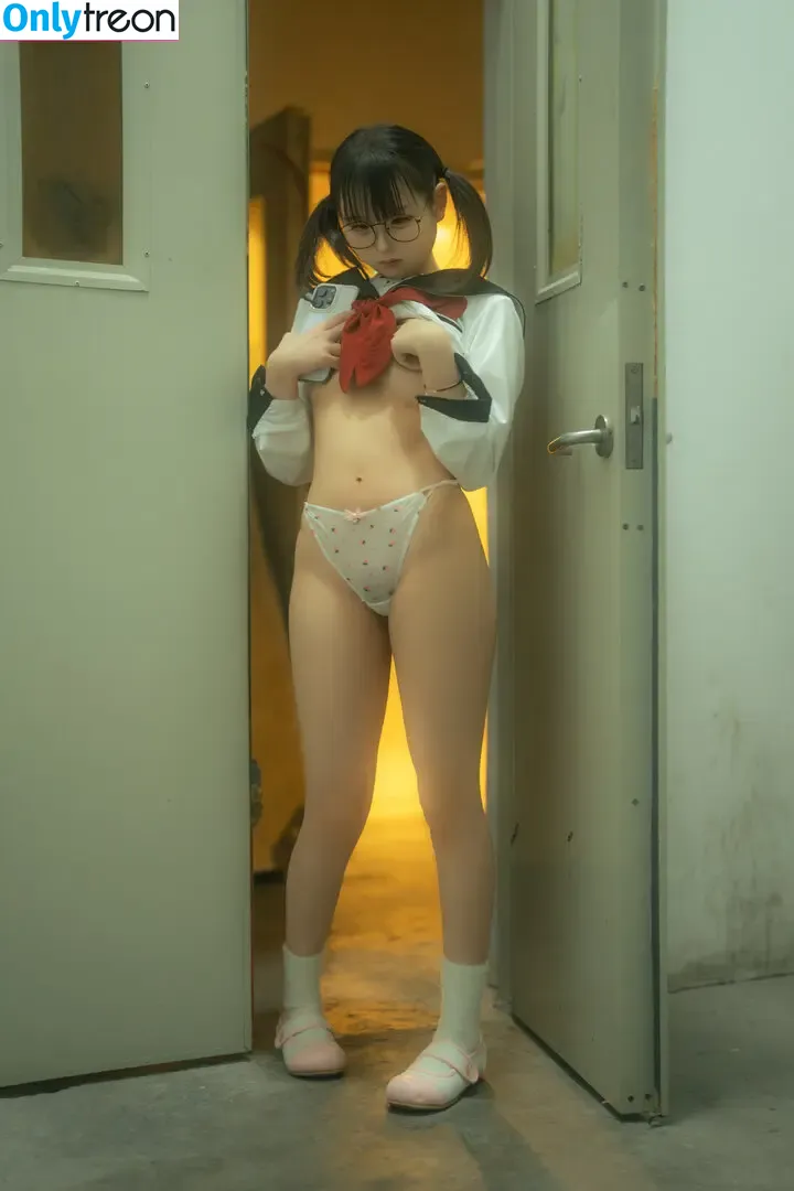 LynnLi7698 nude photo #0140 (学徒林恩 / 幼水铃衣 / 幼水铃衣m)