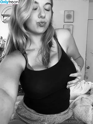 lynntoria / lynntoriaaaaa nude photo #0021