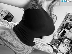 lynntoria / lynntoriaaaaa nude photo #0022