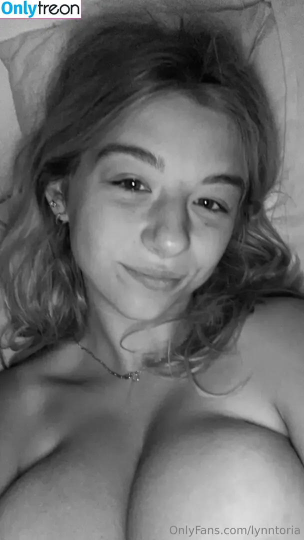 lynntoria nude photo #0227 (lynntoriaaaaa)