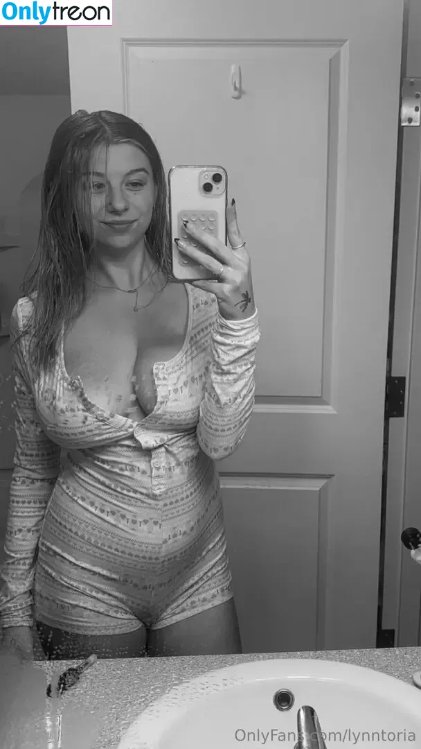 lynntoria nude photo #0272 (lynntoriaaaaa)