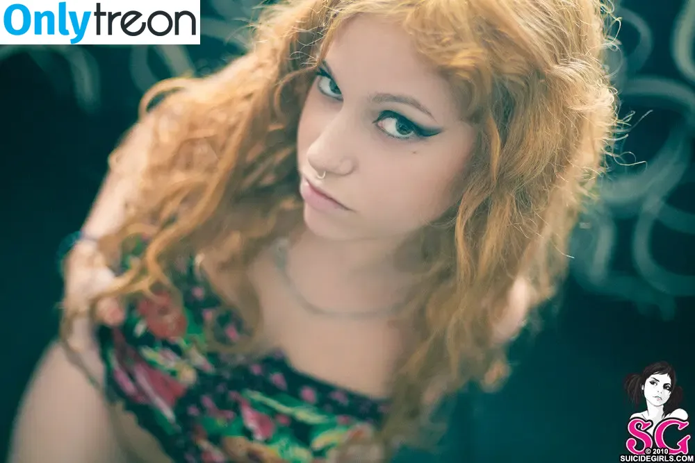 Lyona голая photo #0004 (lyona.dj)