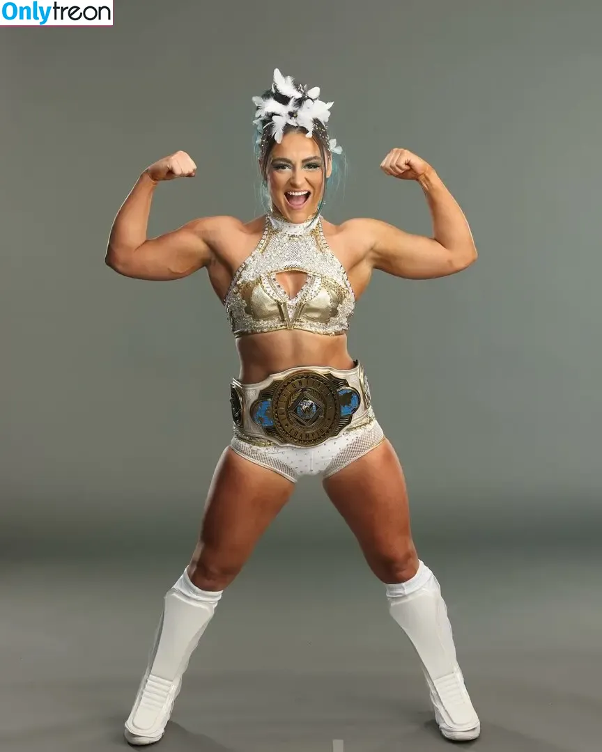 Lyra Valkyria nude photo #0233 (WWE / real_valkyria)