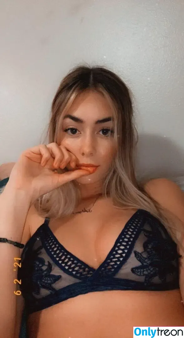 lyssa_og20 nude photo #0011 (lyssa_og20)