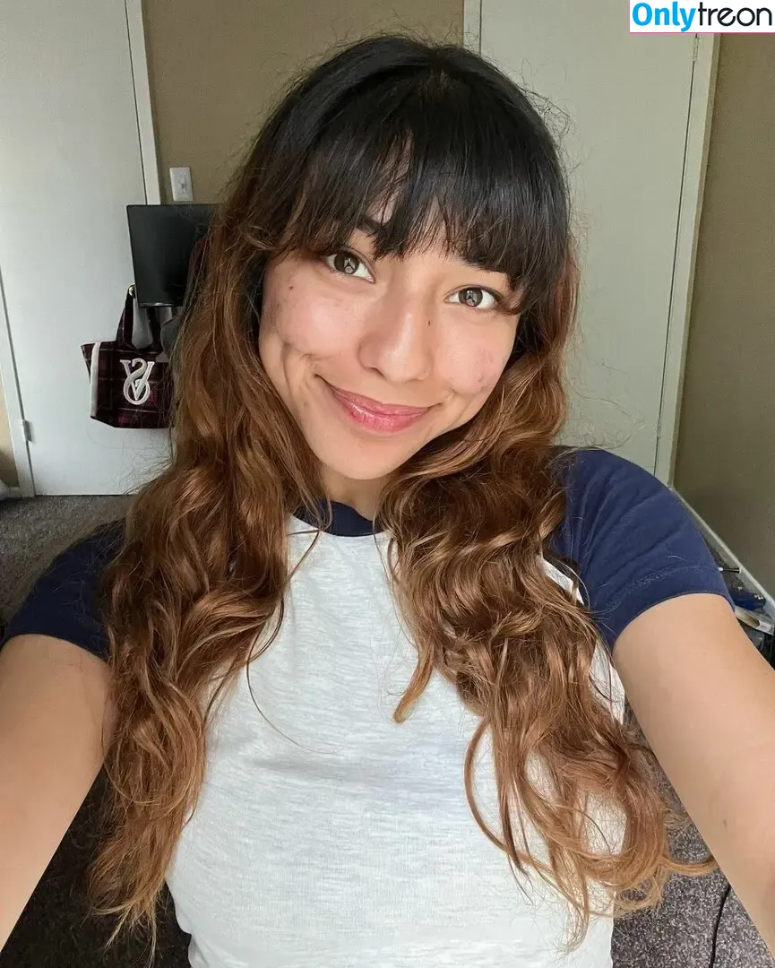 Lyssalevin nude photo #0001 (lyssadelenex)