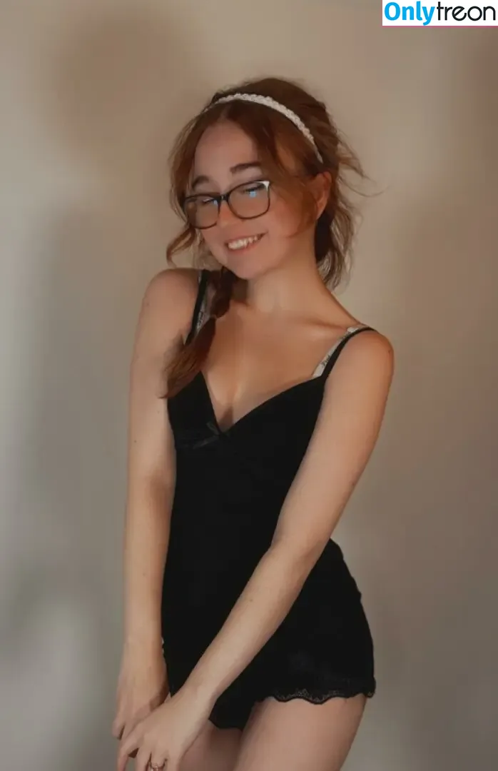Lyssaurora nude photo #0845 (Lyssaurora)