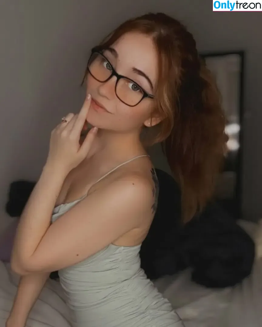 Lyssaurora nude photo #0867 (Lyssaurora)