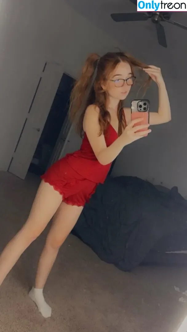 Lyssaurora голая photo #0966 (Lyssaurora)