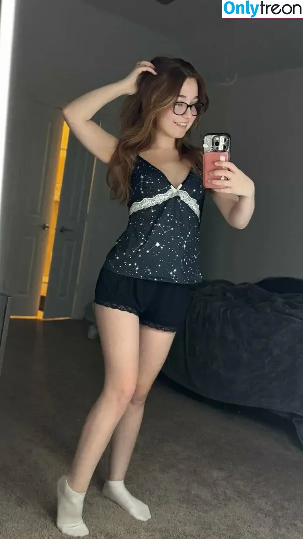Lyssaurora голая photo #0990 (Lyssaurora)
