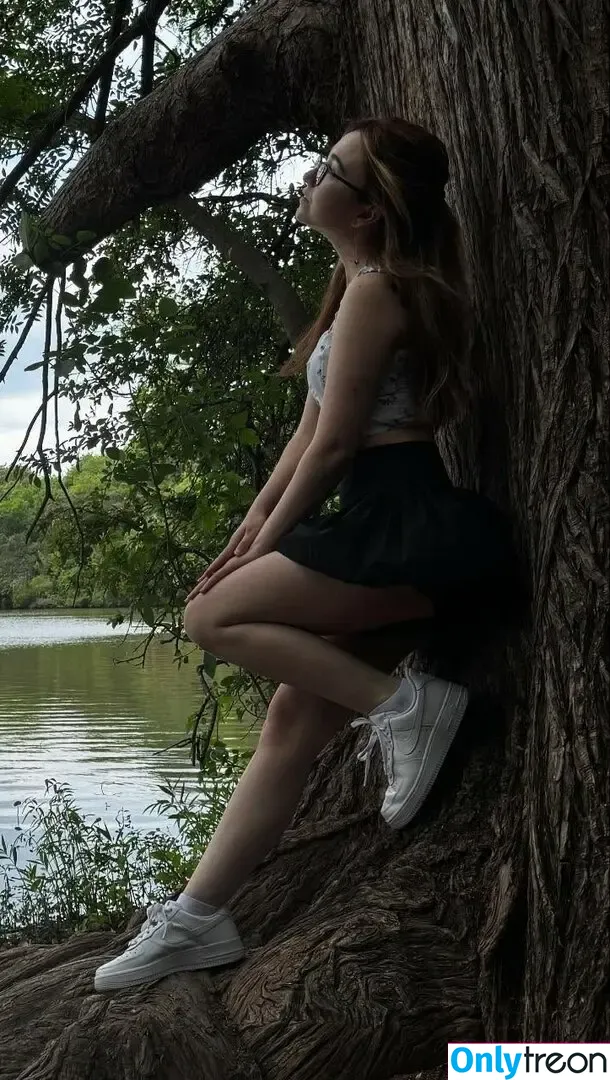 Lyssaurora голая photo #1179 (Lyssaurora)