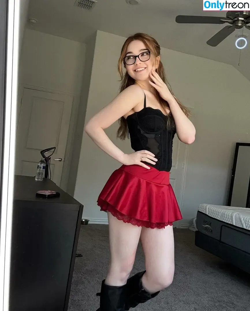 Lyssaurora nude photo #1196 (Lyssaurora)