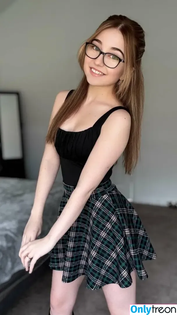 Lyssaurora голая photo #1229 (Lyssaurora)