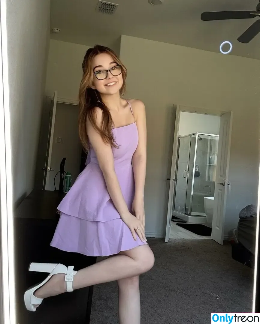 Lyssaurora nude photo #1240 (Lyssaurora)