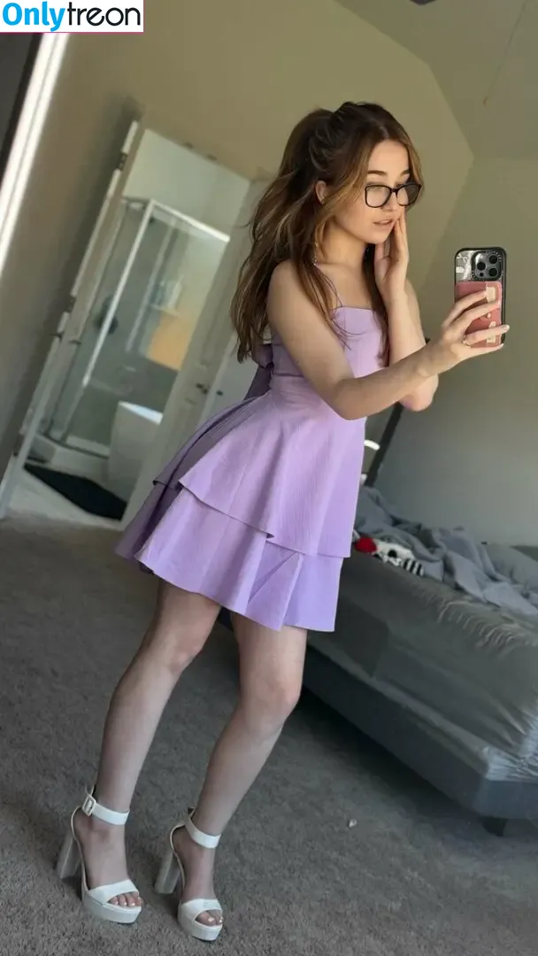 Lyssaurora nude photo #1243 (Lyssaurora)