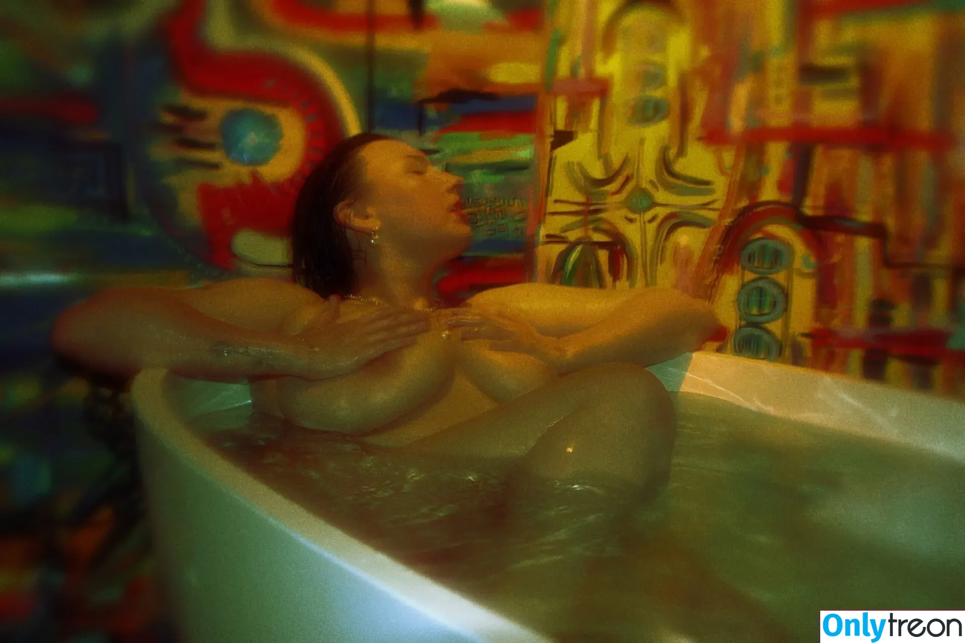 lyuba.deryugina nude photo #0008 (liubov.liubov)