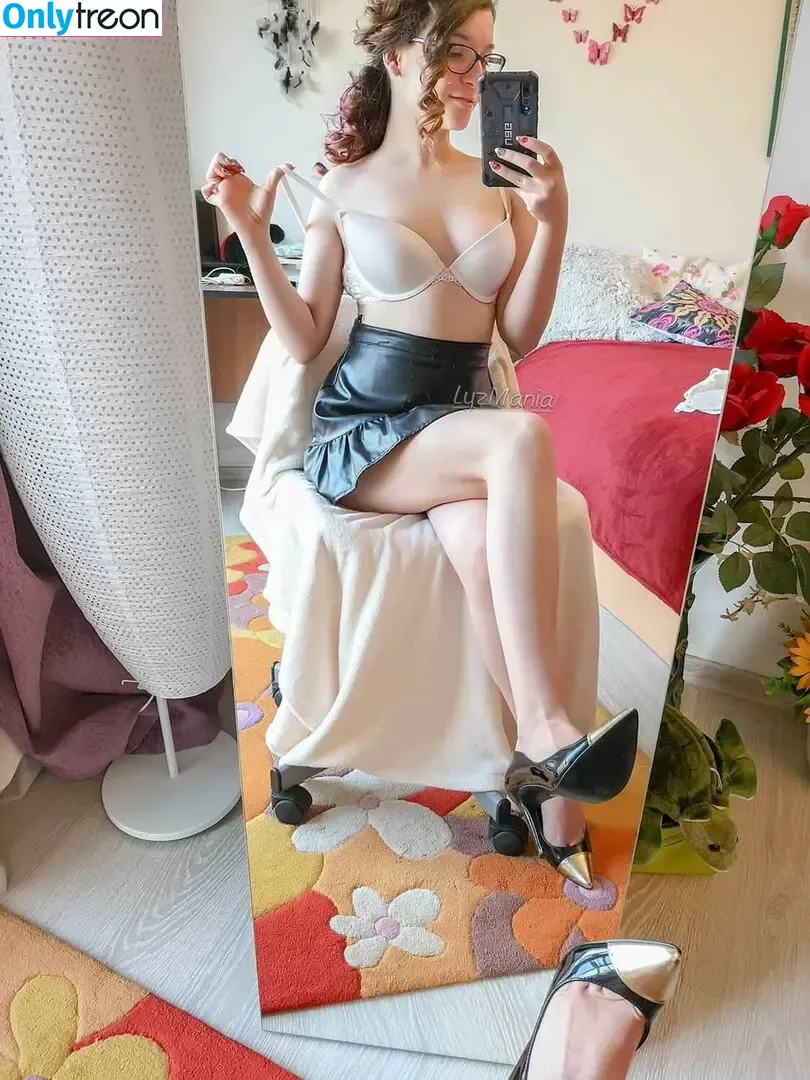 Lyzmania голая photo #0841 (lyzmania_)