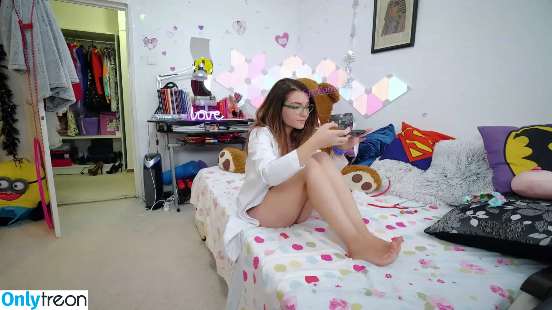 Lyzmania nude photo #0871 (lyzmania_)
