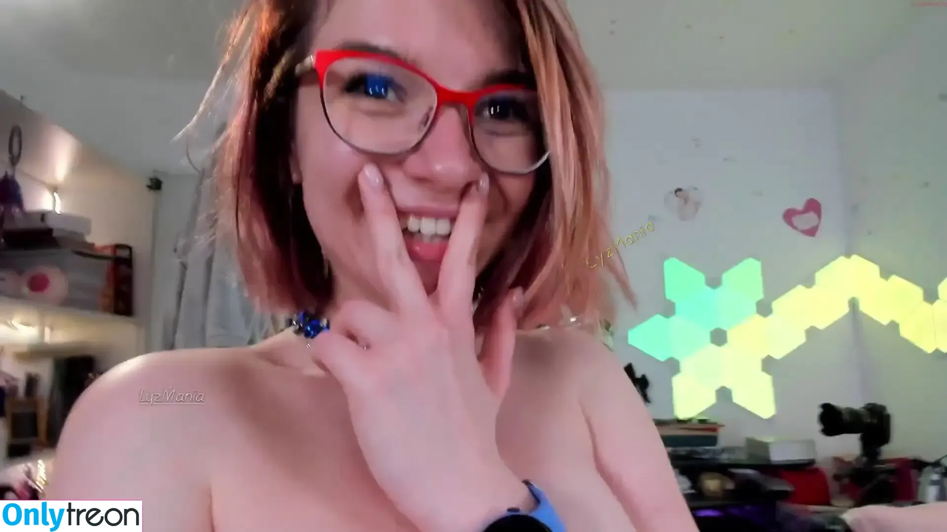 Lyzmania nude photo #0886 (lyzmania_)