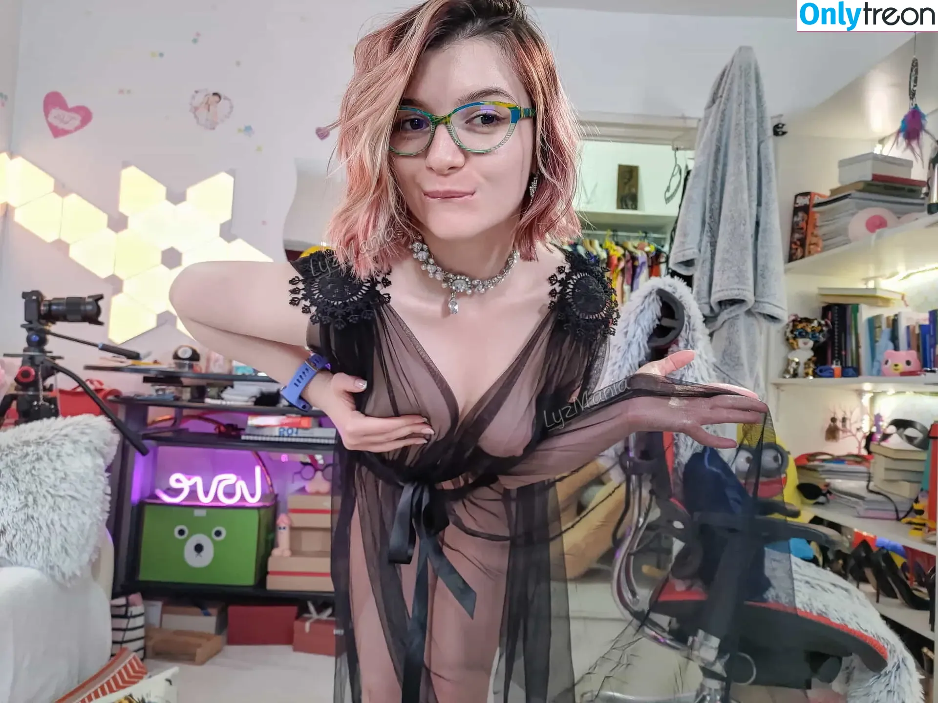 Lyzmania nude photo #0954 (lyzmania_)