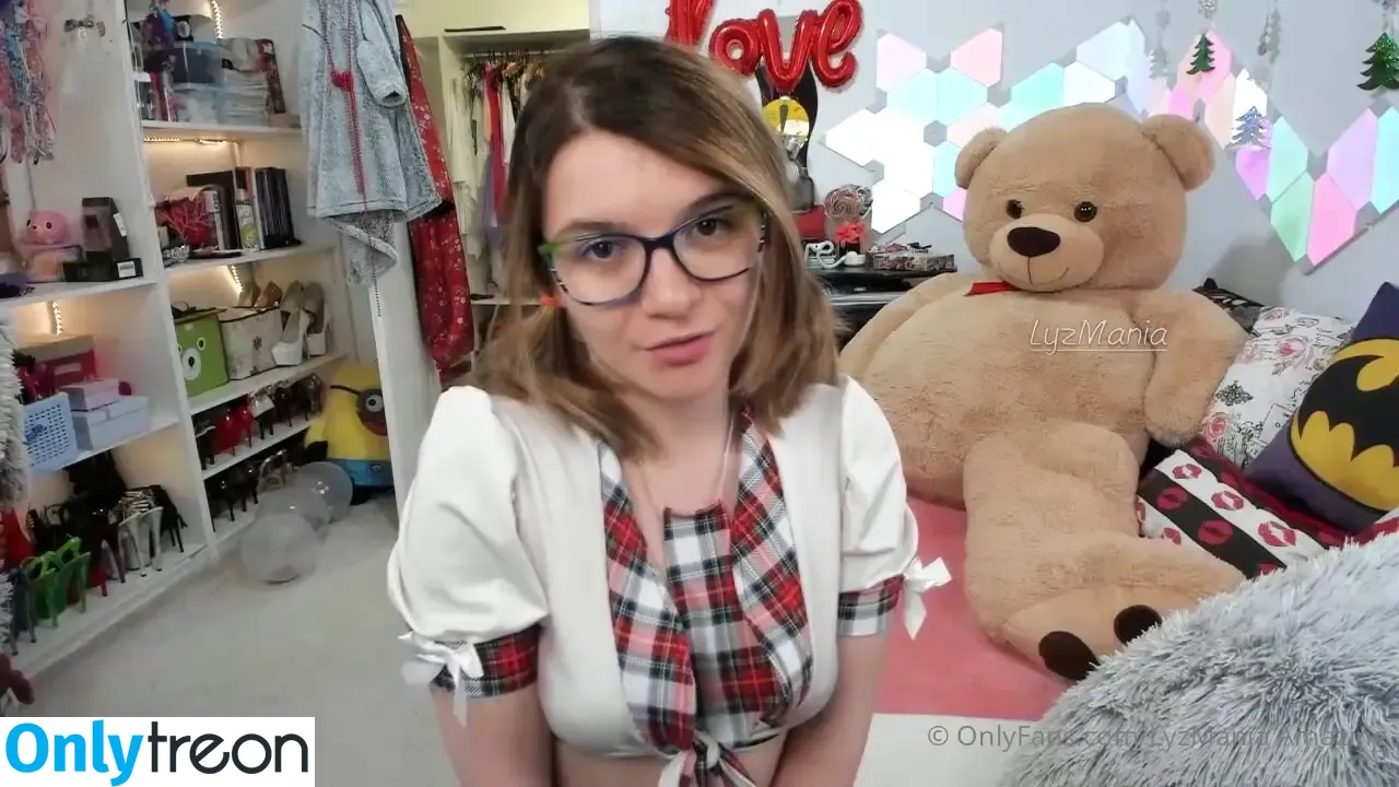 Lyzmania nude photo #0956 (lyzmania_)
