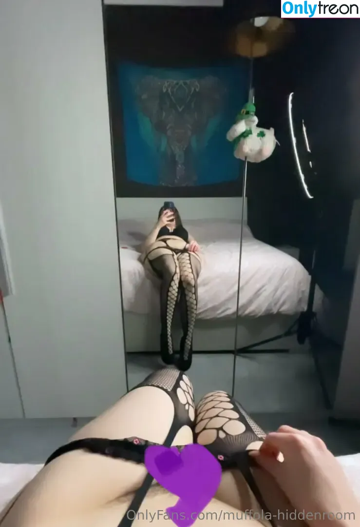 m-hiddenroom nude photo #0029 (hiddencompartment)
