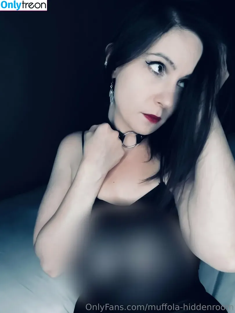 m-hiddenroom nude photo #0049 (hiddencompartment)