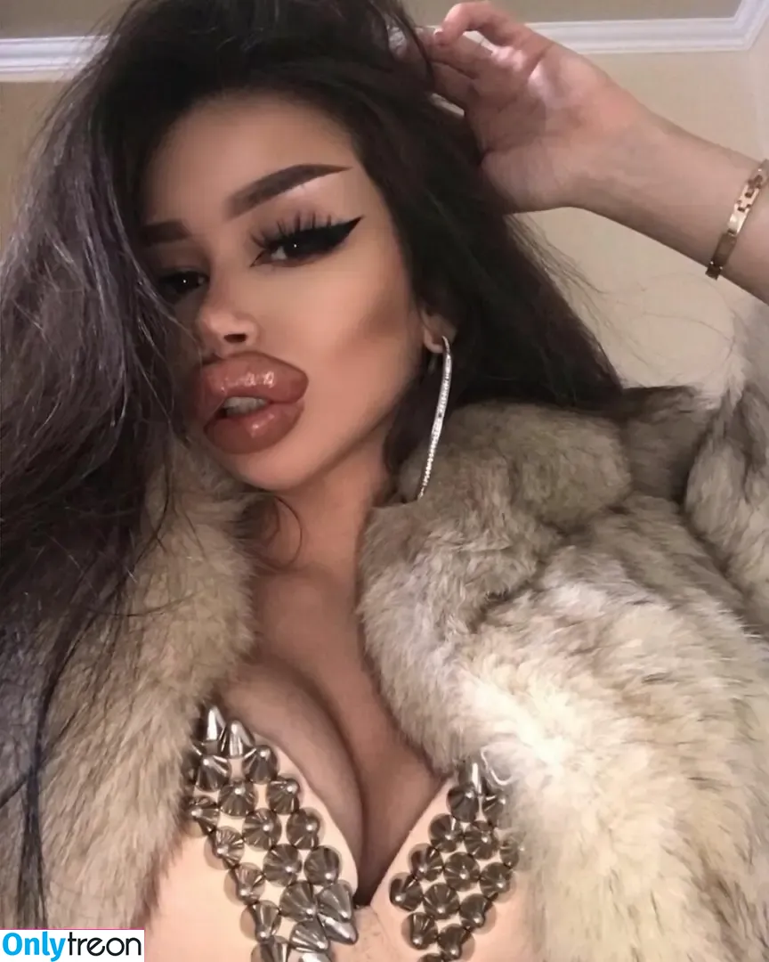m.marielllll_musaeva nude photo #0009 (m.marielllll_musaeva)