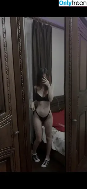 M.uselessbeauty nude photo #0006