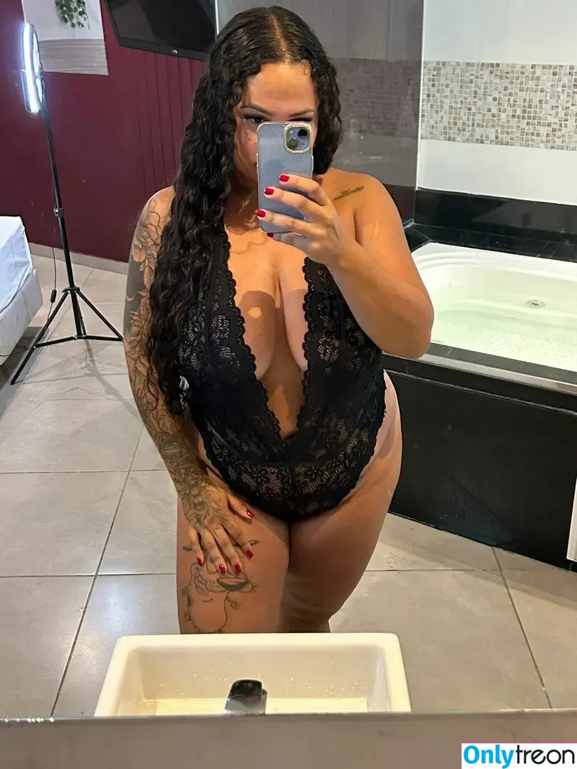 Ma Malvada nude photo #0001 (Maira Brugnaro / Mamalvada7 / malvadamadi)