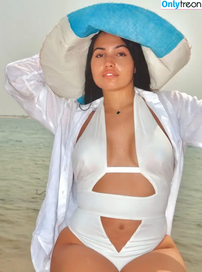 Mabel nude photo #0002 (Mabel)
