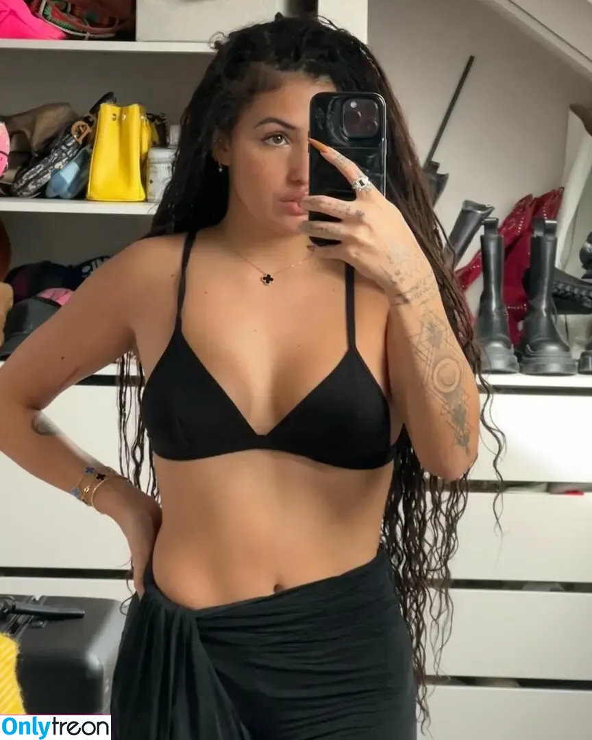 Mabel nude photo #0011 (Mabel)