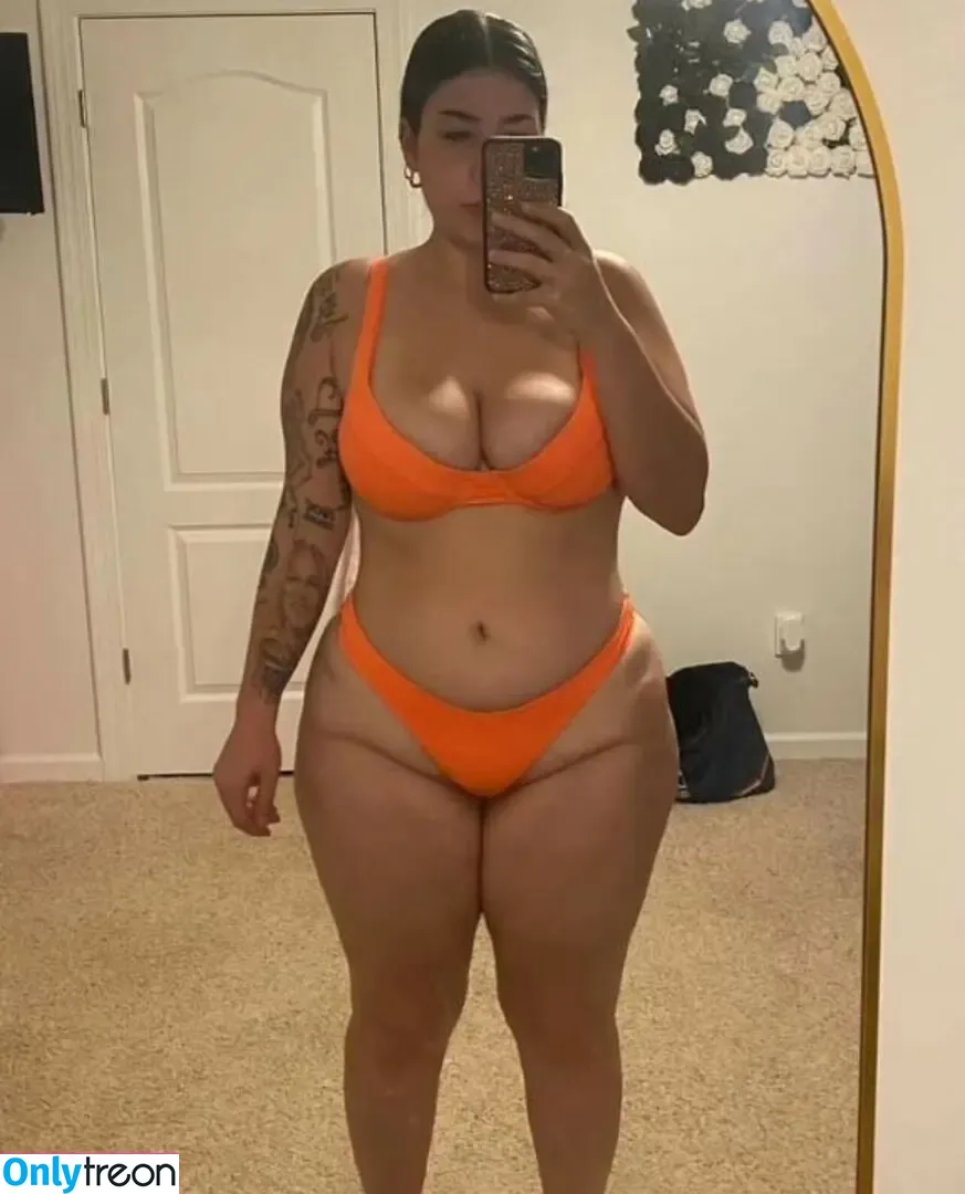 macaronimicaela nude photo #0002 (macaronimicaela)
