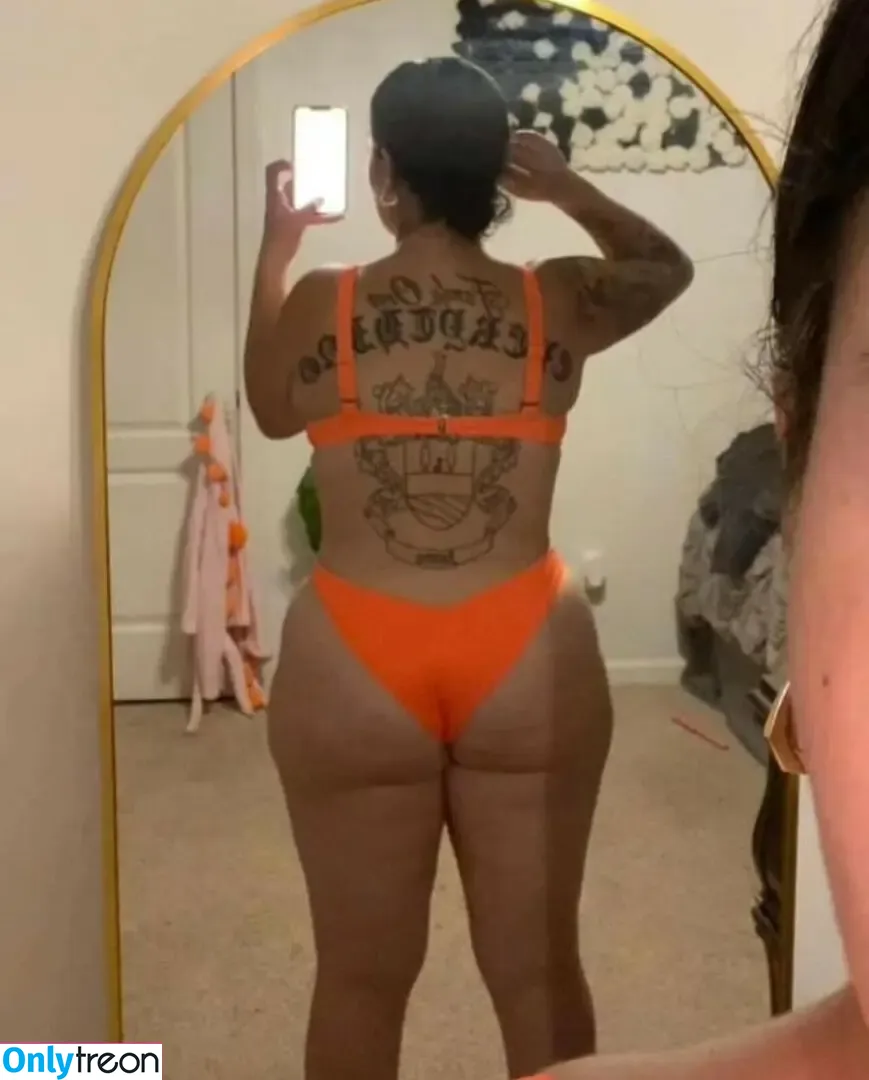 macaronimicaela nude photo #0003 (macaronimicaela)