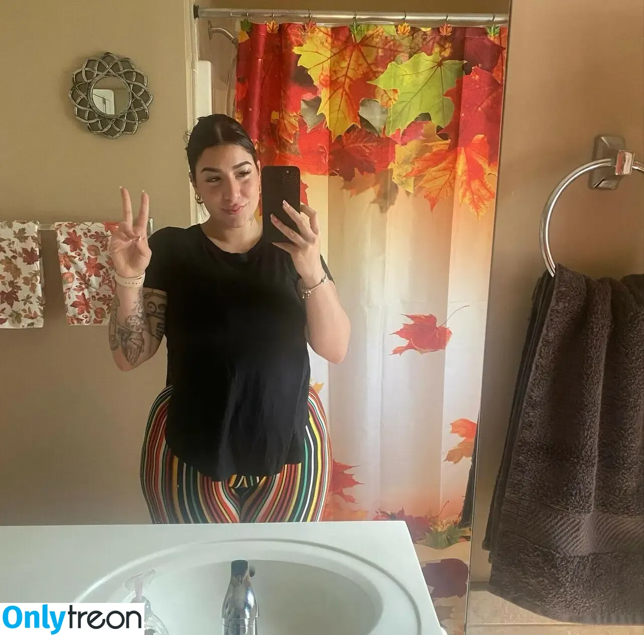 macaronimicaela nude photo #0009 (macaronimicaela)