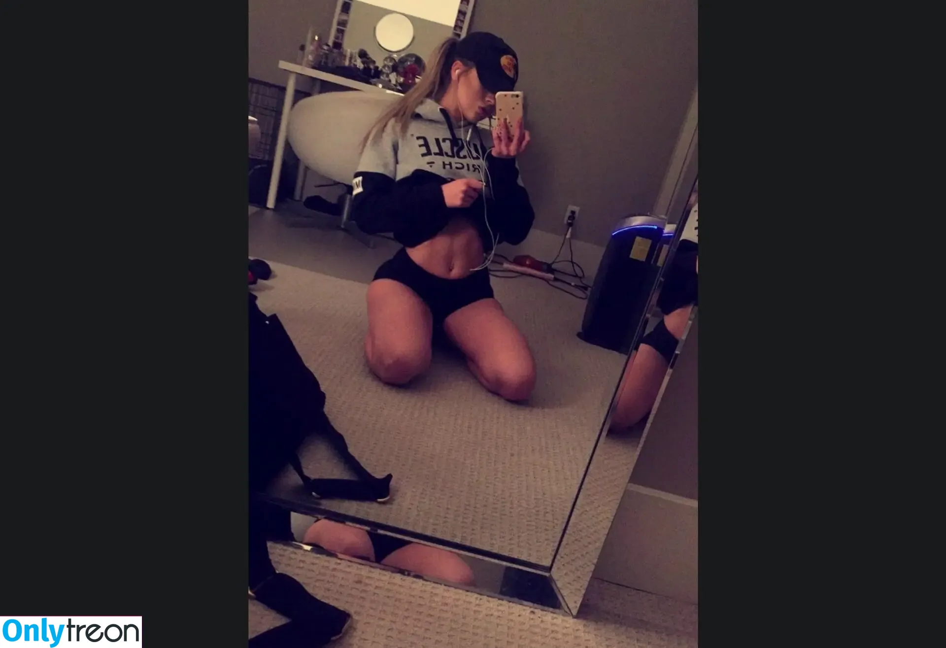 Mackenzie Carson nude photo #0061 (mackkcarson / yourexgfmack)