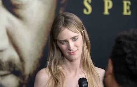 Mackenzie Davis / carolinedavis / tmackenziedavis nude photo #0098