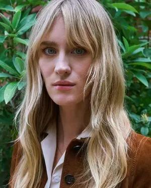 Mackenzie Davis / carolinedavis / tmackenziedavis nude photo #0107