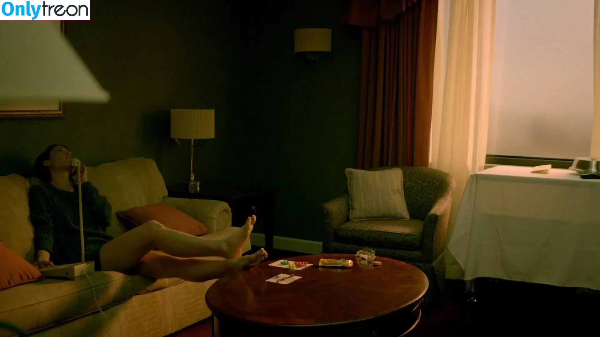 Mackenzie Davis nude photo #0120 (carolinedavis / tmackenziedavis)