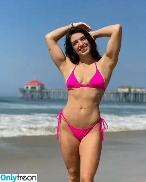 MacKenzie Dern / mackenziedern фото голая #0096