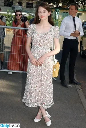 Mackenzie Foy / mackenziefoy nude photo #0080