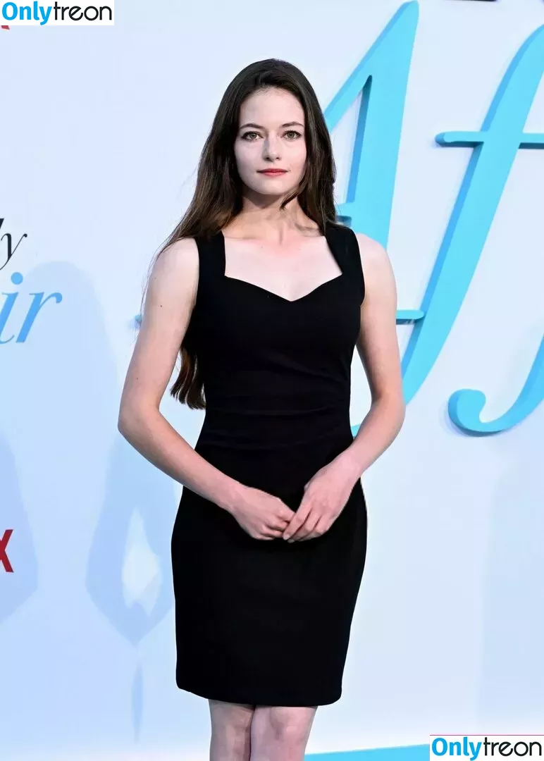 Mackenzie Foy nude photo #0040 (mackenziefoy)