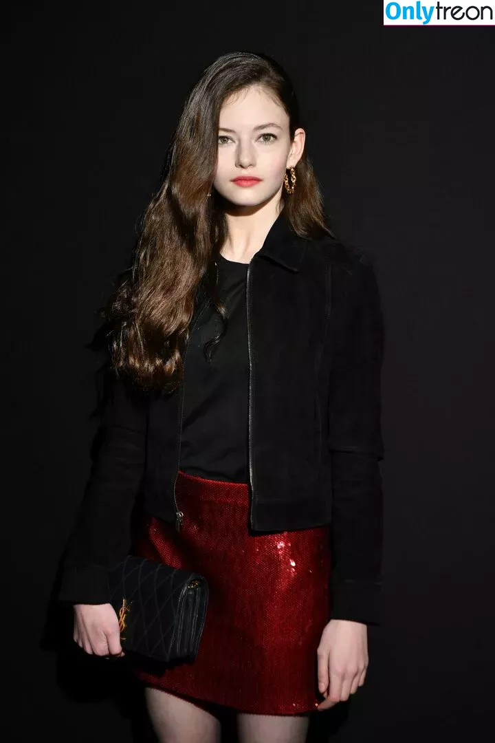 Mackenzie Foy голая photo #0049 (mackenziefoy)